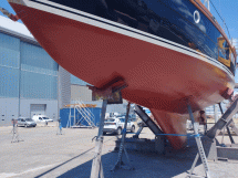 AYC Yachtbroker - CHEBEC - Antifouling JOTUN au pistolet  juin 2024